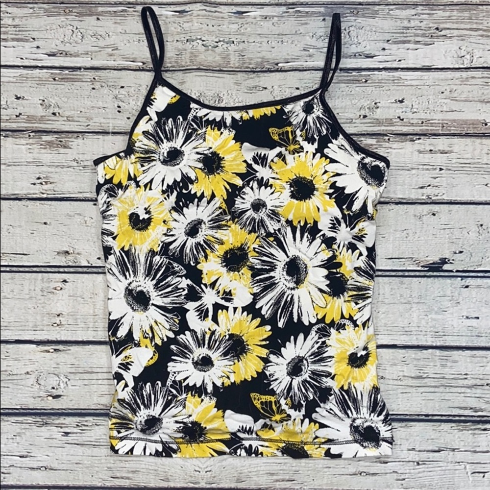 🌵3/$20• Flower Printed Tank Top with Built in Bra